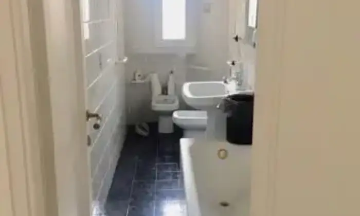 Rexer-Roma-Appartamento-Via-Salaria-centro-BAGNO