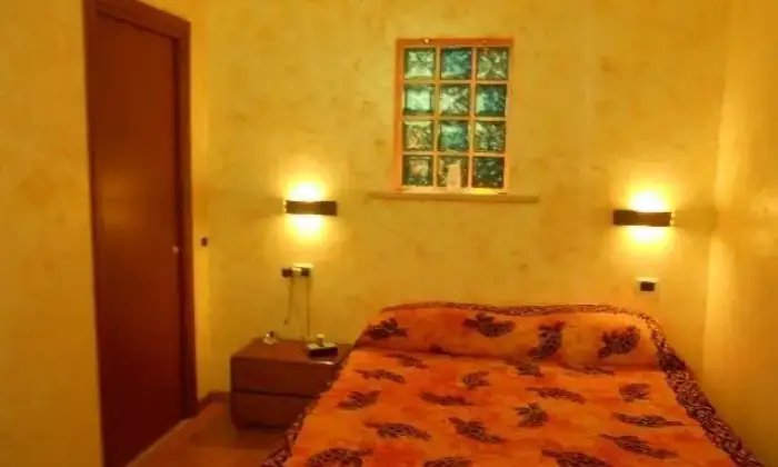 Rexer-Pomezia-Grazioso-Appartamento-Entrata-indipendente-CAMERA-DA-LETTO