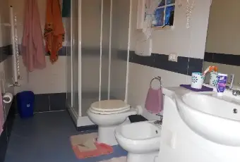 Rexer-Pomezia-Grazioso-Appartamento-Entrata-indipendente-BAGNO