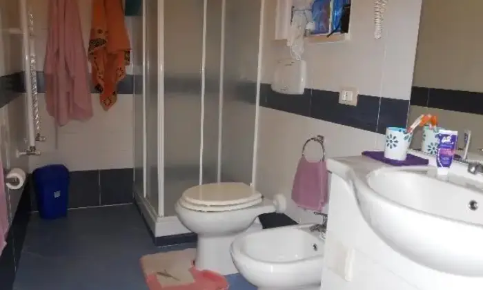 Rexer-Pomezia-Grazioso-Appartamento-Entrata-indipendente-BAGNO