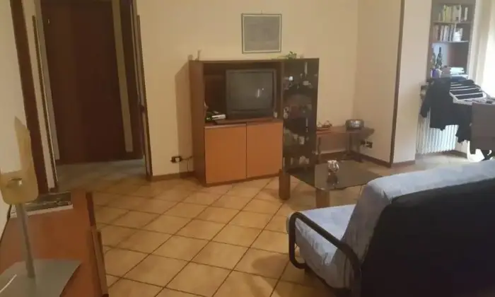 Rexer-Roma-Eur-colle-di-Mezzo-stanza-libera-SALONE
