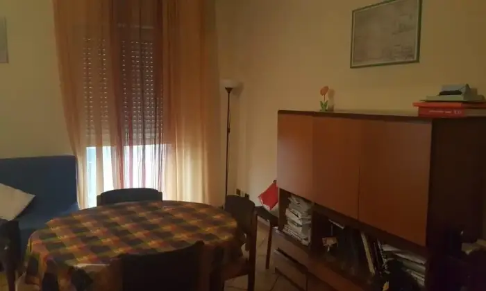 Rexer-Roma-Eur-colle-di-Mezzo-stanza-libera-SALONE