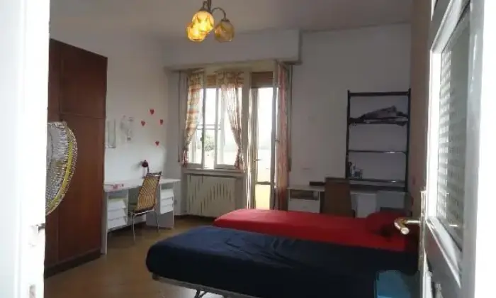 Rexer-Forl-Belle-camere-di-Forli-per-studentiesse-CAMERA-DA-LETTO