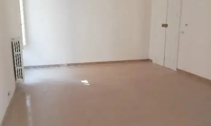 Rexer-Matera-Affitto-appartamento-uso-studio-in-zona-centrale-Matera-SALONE
