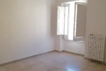 Rexer-Matera-Affitto-appartamento-uso-studio-in-zona-centrale-Matera-SALONE