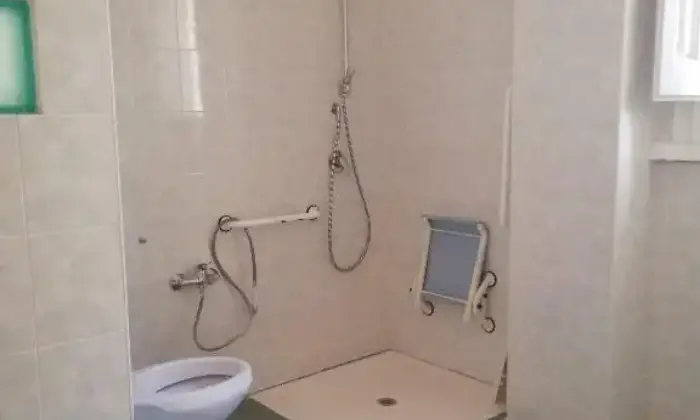 Rexer-Matera-Affitto-appartamento-uso-studio-in-zona-centrale-Matera-BAGNO