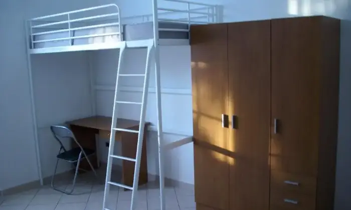 Rexer-Milano-Posto-letto-solo-a-studentesse-universitarie-CAMERA-DA-LETTO