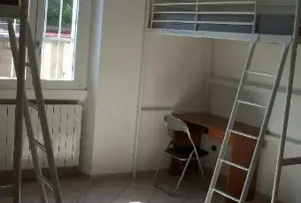 Rexer-Milano-Posto-letto-solo-a-studentesse-universitarie-CAMERA-DA-LETTO
