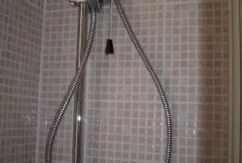 Rexer-Milano-Posto-letto-solo-a-studentesse-universitarie-BAGNO