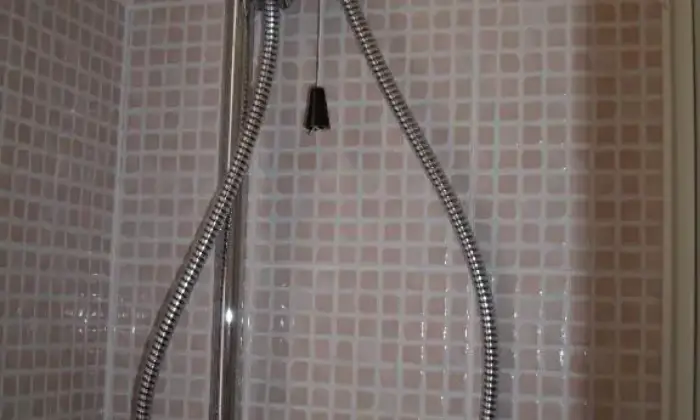 Rexer-Milano-Posto-letto-solo-a-studentesse-universitarie-BAGNO
