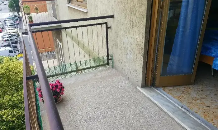 Rexer-Roma-Affittasi-posto-letto-ALTRO