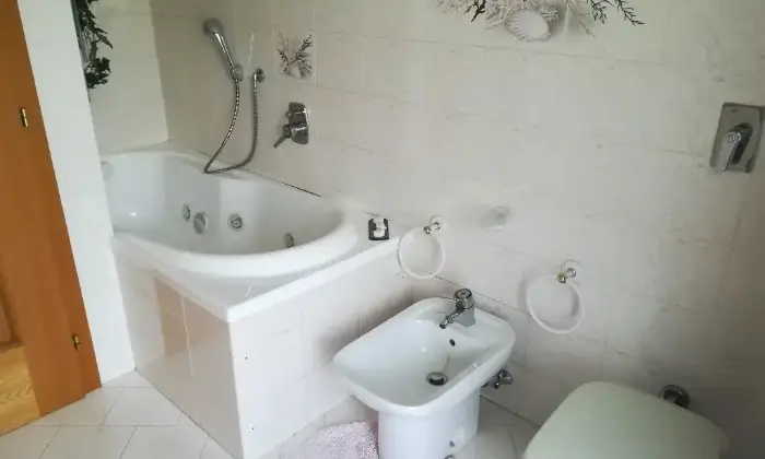 Rexer-Carano-Appartamento-spazioso-BAGNO