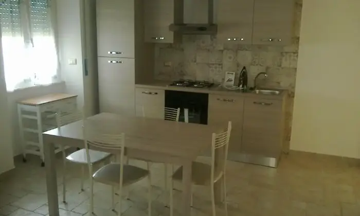 Rexer-Viterbo-Posto-letto-x-studentessa-CUCINA