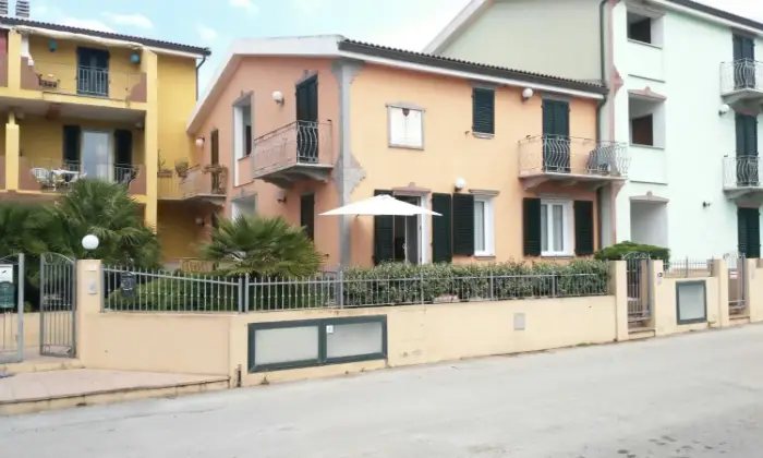 Rexer-Valledoria-Casavacanze-tra-mare-e-montagna-in-Sardegna-GIARDINO