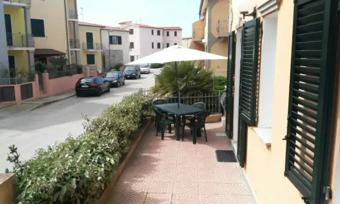 Rexer-Valledoria-Casavacanze-tra-mare-e-montagna-in-Sardegna-GIARDINO