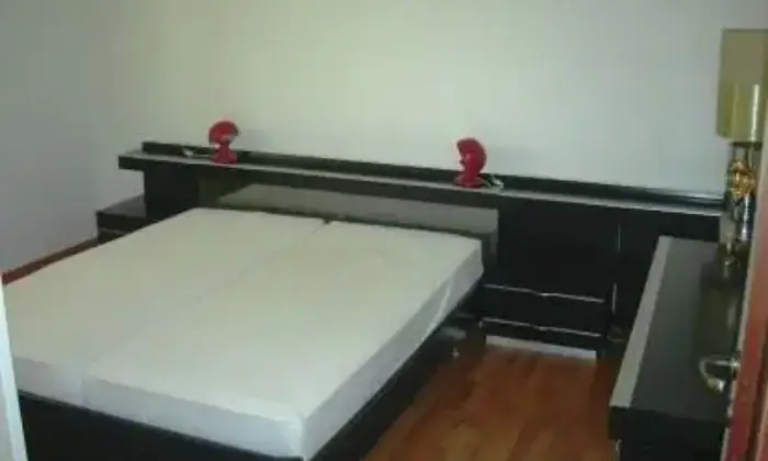 Rexer-Trieste-Per-studenti-fuori-sede-appartamento-mq-o-posti-letto-CAMERA-DA-LETTO