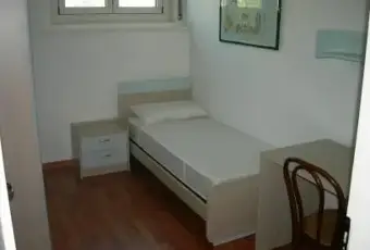 Rexer-Trieste-Per-studenti-fuori-sede-appartamento-mq-o-posti-letto-CAMERA-DA-LETTO