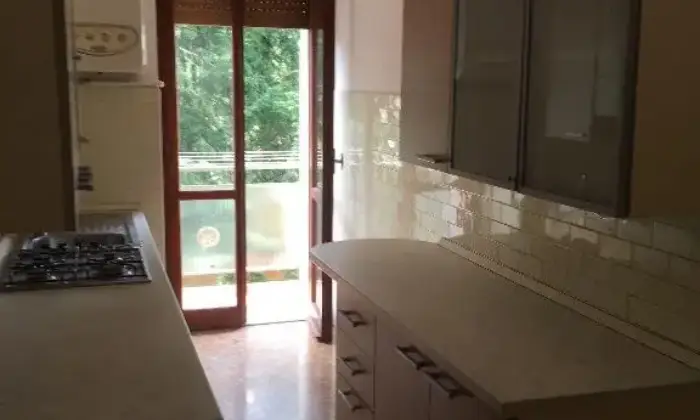 Rexer-Cremona-Ampio-bilocale-centralissimo-CUCINA