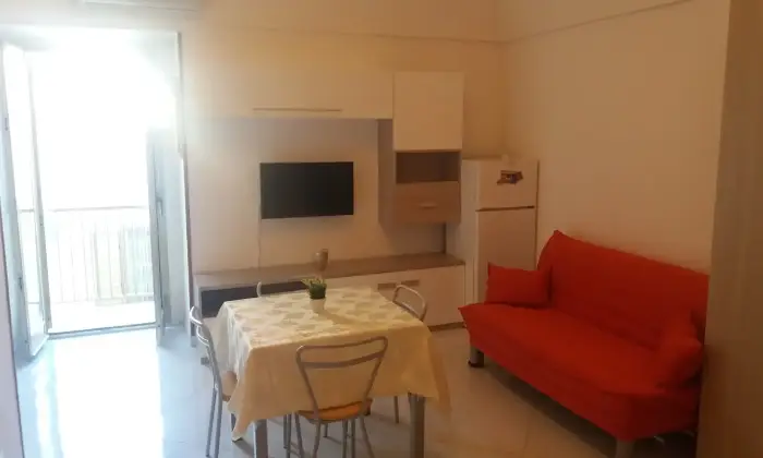 Rexer-VIESTE-VIESTE-MONOLOCALE-CENTRALE-PIANO-PERIODO-SCOLASTICO-CAMERA-DA-LETTO