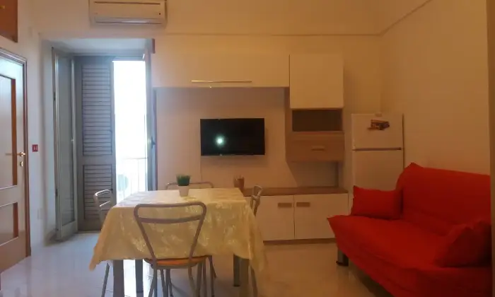 Rexer-VIESTE-VIESTE-MONOLOCALE-CENTRALE-PIANO-PERIODO-SCOLASTICO-CAMERA-DA-LETTO