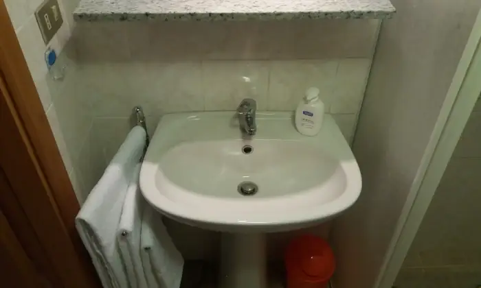 Rexer-VIESTE-VIESTE-MONOLOCALE-CENTRALE-PIANO-PERIODO-SCOLASTICO-BAGNO