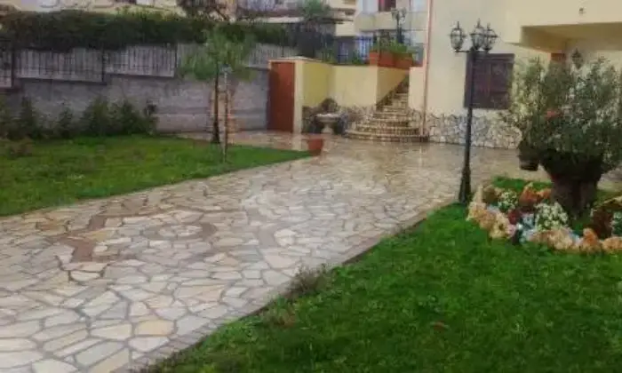 Rexer-Cosenza-Villa-in-zona-signorile-GIARDINO