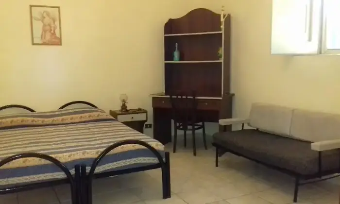 Rexer-Bernalda-Casa-indipendente-a-mt-dalla-spiaggia-CAMERA-DA-LETTO