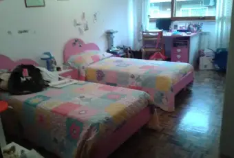 Rexer-Roma-Trilocale-arredato-CAMERA-DA-LETTO