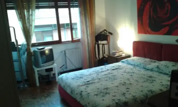 Rexer-Roma-Trilocale-arredato-CAMERA-DA-LETTO