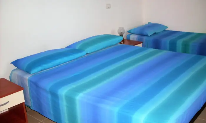 Rexer-Cir-Marina-Residence-De-Franco-Case-vacanze-vicino-al-mare-CAMERA-DA-LETTO