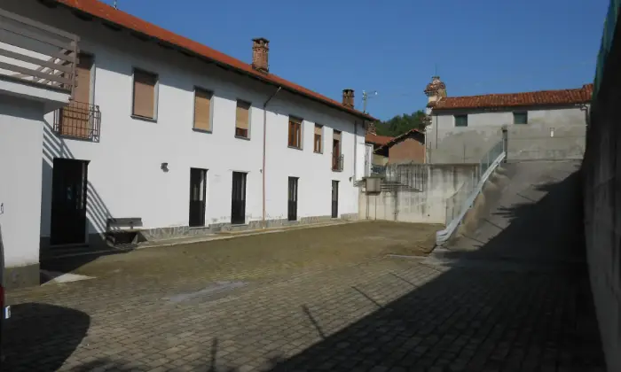 Rexer-ARAMENGO-Alloggi-a-km-dal-centro-di-CasalborgoneTO-SALONE