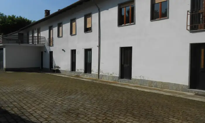 Rexer-ARAMENGO-Alloggi-a-km-dal-centro-di-CasalborgoneTO-SALONE