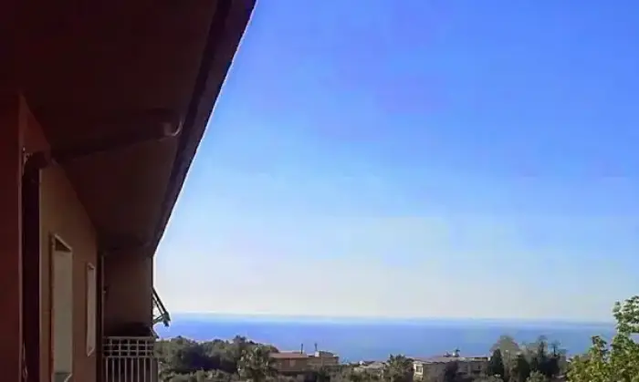 Rexer-Palmi-AMPIO-PANORAMICO-APPARTAMENTO-TERRAZZO