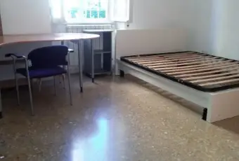 Rexer-Roma-Appartamento-per-tre-studentiesse-Universit-Cattolica-CAMERA-DA-LETTO