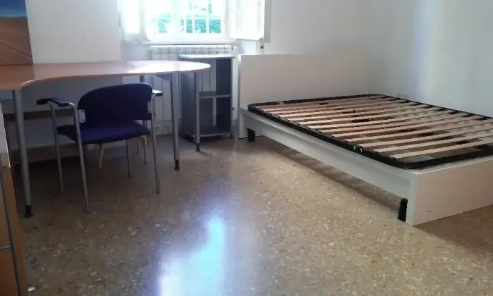 Rexer-Roma-Appartamento-per-tre-studentiesse-Universit-Cattolica-CAMERA-DA-LETTO