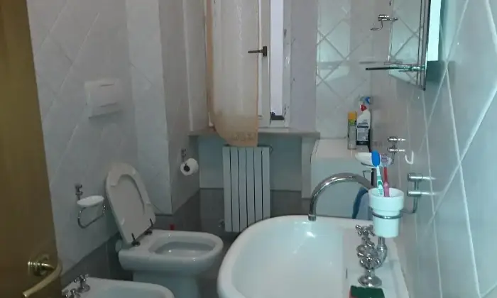 Rexer-Ancona-Appartamento-in-centro-storico-BAGNO
