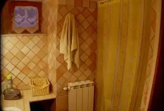 Rexer-Pescasseroli-Centralissima-quadrilocale-camino-BAGNO
