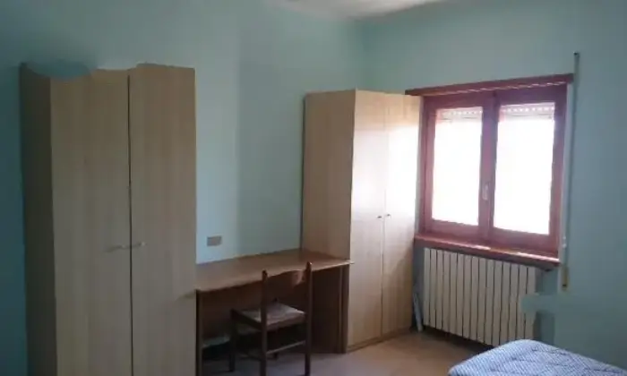Rexer-LAquila-Laquila-vicino-c-comm-amiternum-ampie-camere-CAMERA-DA-LETTO