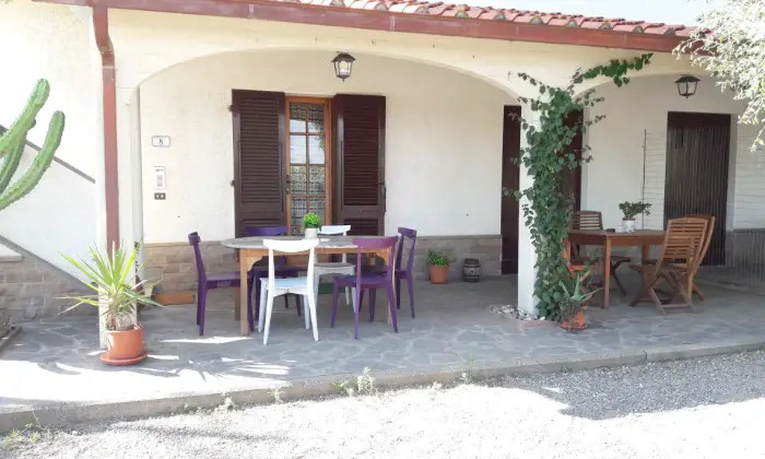 Rexer-Campiglia-Marittima-Casa-vacanze-in-campagna-a-pochi-minuti-dal-mare-Portico