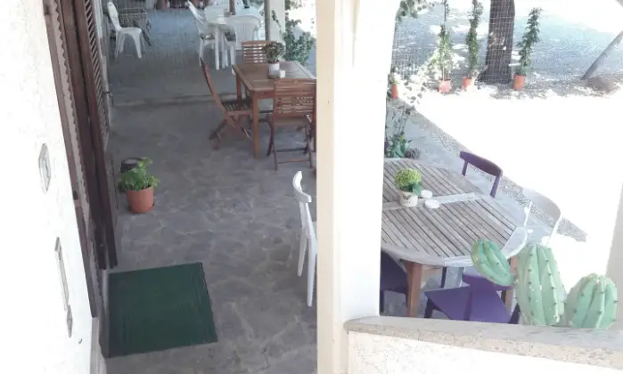 Rexer-Campiglia-Marittima-Casa-vacanze-in-campagna-a-pochi-minuti-dal-mare-Portico