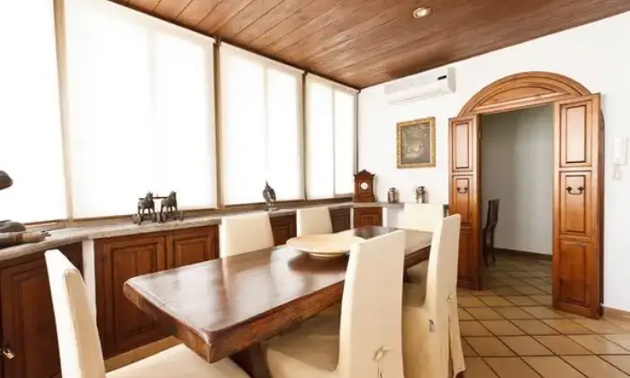 Rexer-Roma-Apartment-San-Pietro-SALA-PRANZO