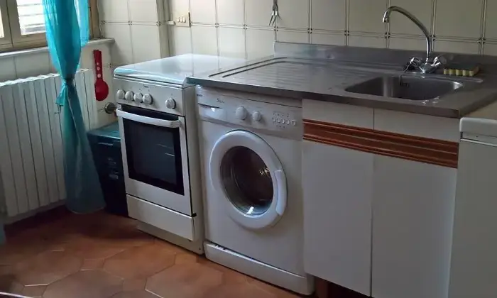 Rexer-Nettuno-Appartamento-per-insegnanti-da-settembre-a-giugno-CUCINA