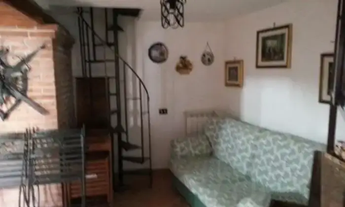 Rexer-Caserta-Casa-in-Palazzo-semindipendete-Caserta-Vecchia-SALONE