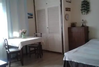 Rexer-Roma-Monolocale-con-uso-piscina-CAMERA-DA-LETTO
