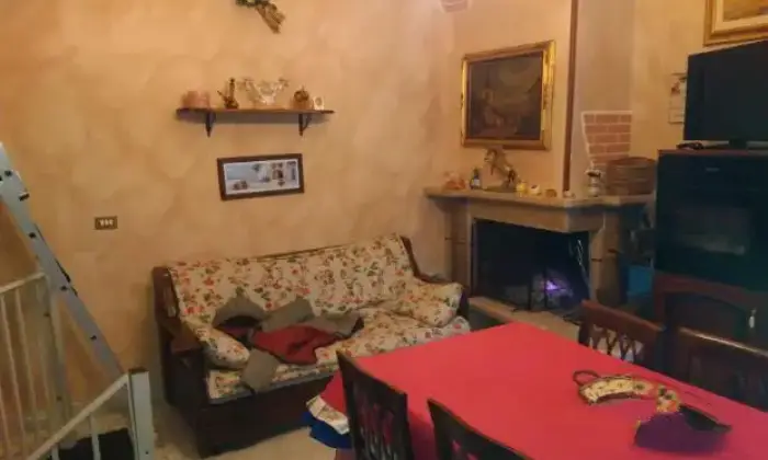 Rexer-SantAgata-de-Goti-Casa-su-tre-livelli-santagata-de-goti-SALONE