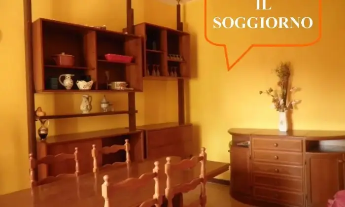 Rexer-Terni-A-Piediluco-in-cima-al-paese-casa-con-giardino-SALONE