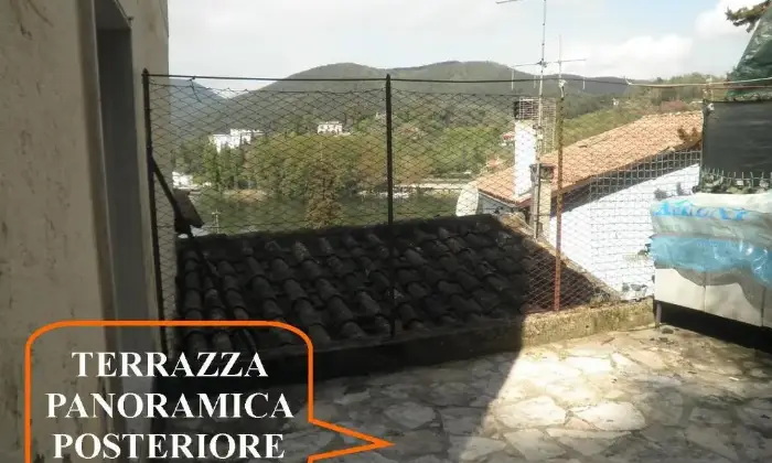 Rexer-Terni-A-Piediluco-in-cima-al-paese-casa-con-giardino-ALTRO