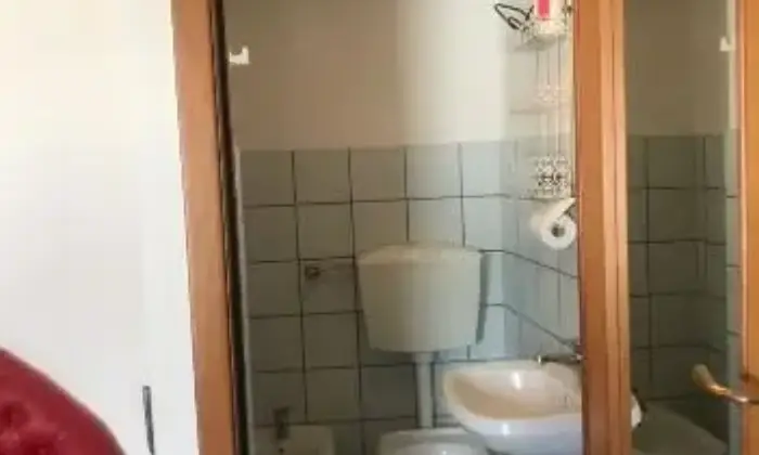 Rexer-Somma-Vesuviana-Appartamento-vicino-alla-stazione-di-Rione-Trieste-CAMERA-DA-LETTO
