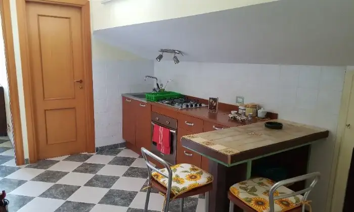 Rexer-Aprilia-Mansarda-Aprilia-zona-Fossignano-CUCINA