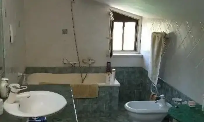 Rexer-Aprilia-Mansarda-Aprilia-zona-Fossignano-BAGNO